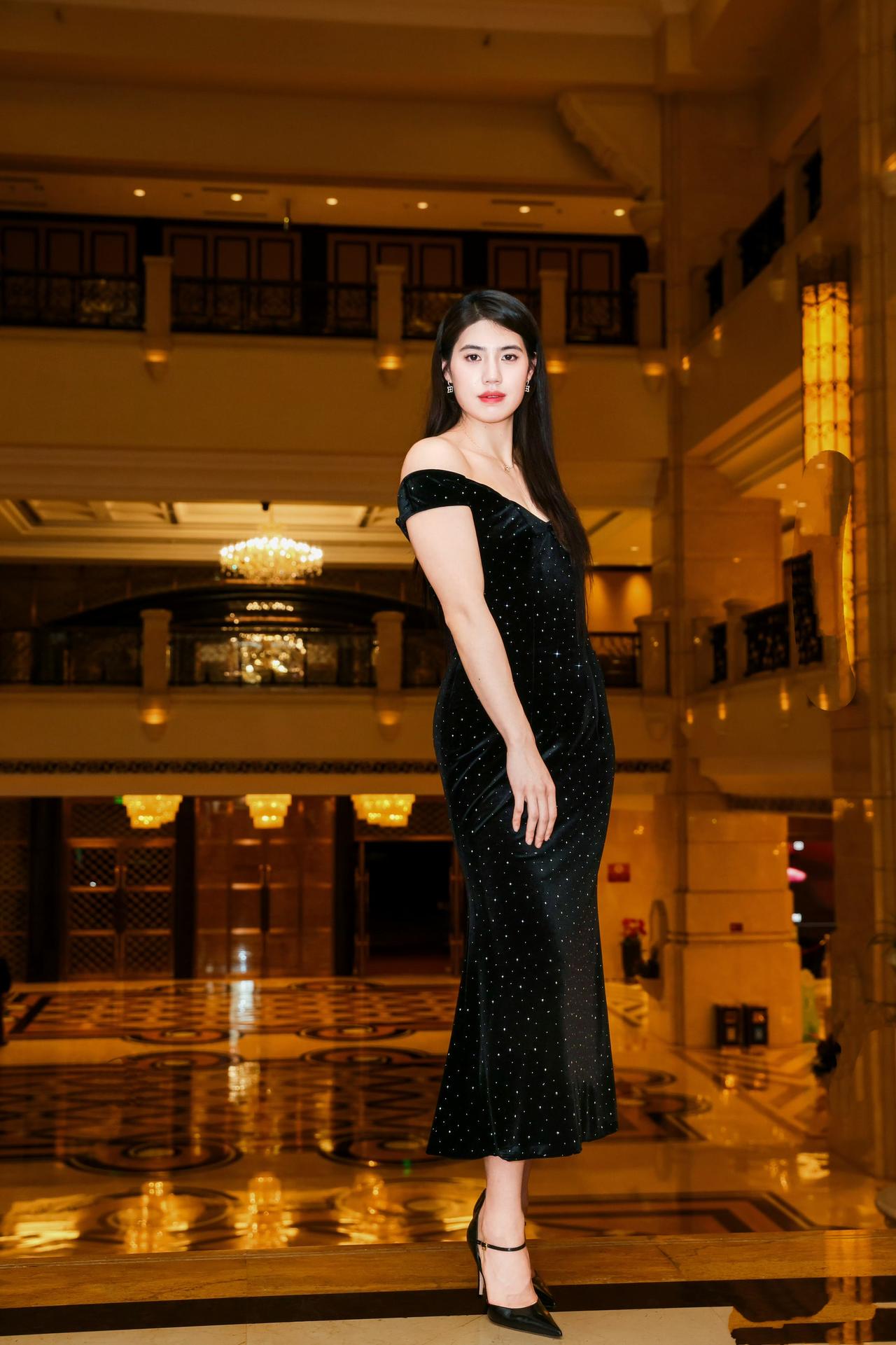 张雨霏晒出最新写真，顾盼神飞，俊美飘逸

生于1998年的张雨霏，凭借出色的水感