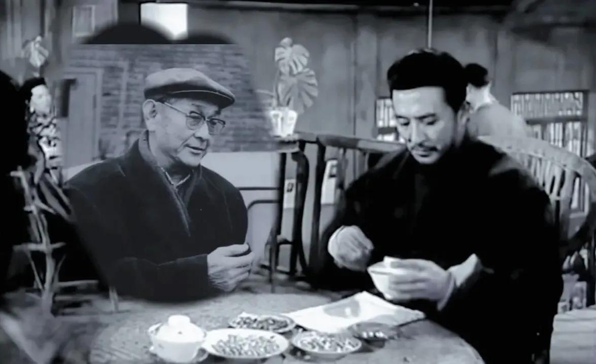谢添探班《烈火中永生》剧组，会会老友阿丹
二人年纪差不多大，都很想演阿Q这个角色