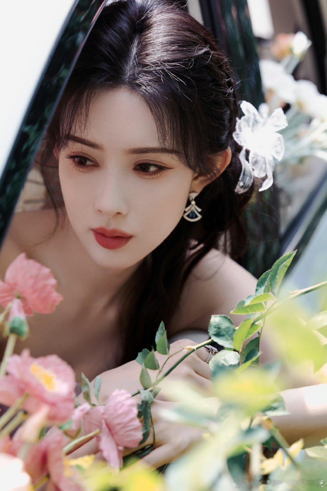 这就是香车🚗鲜花💐与美人~孟子义