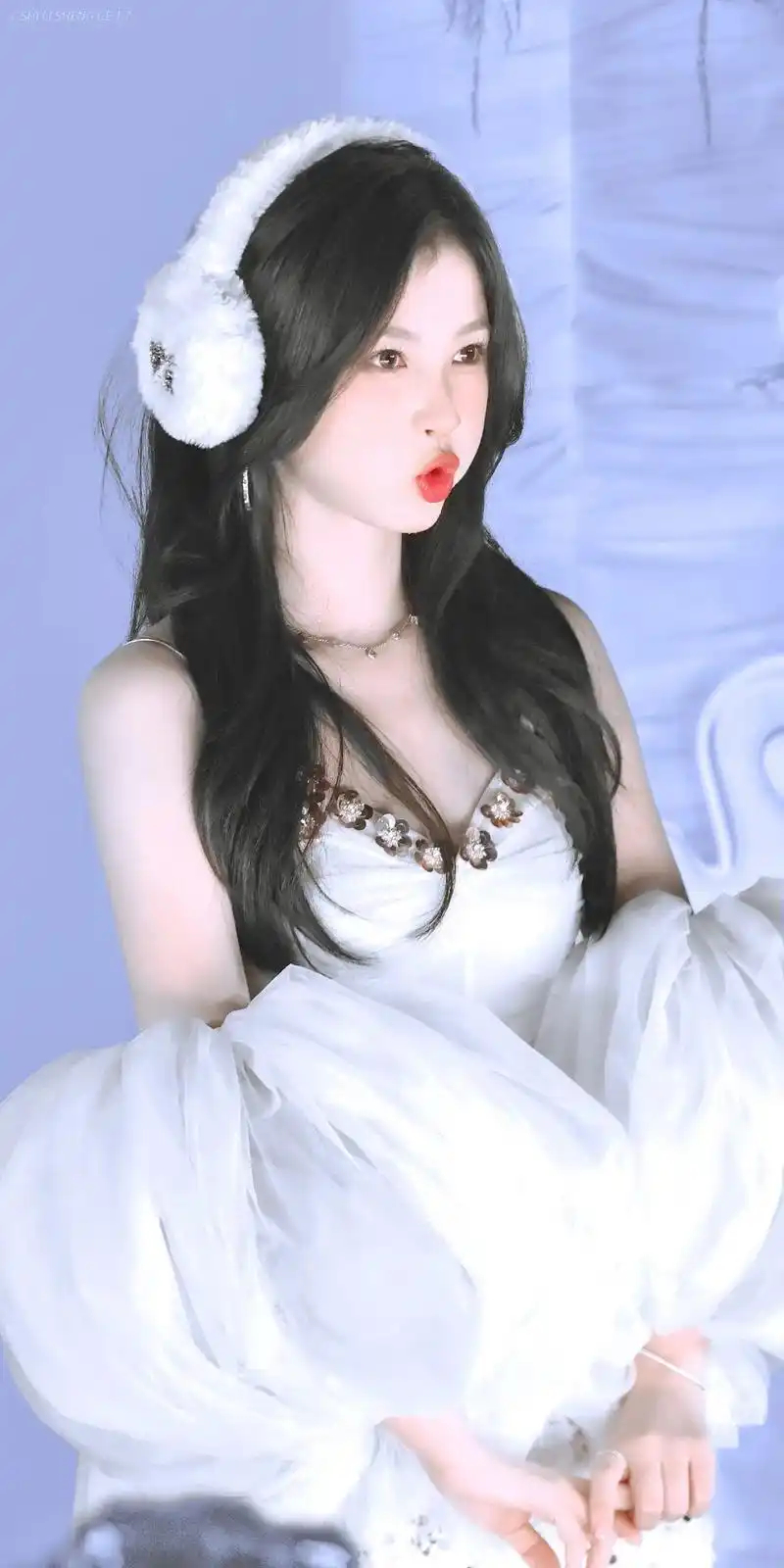 双轨建议了解下虞书欣《双轨》争议三重奏：官方澄清、上星争议与合作风波。看完再发表