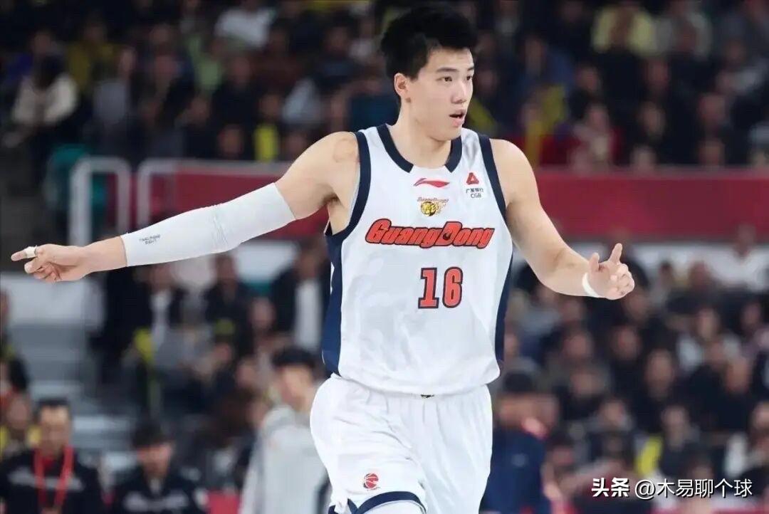 粤京大战，广东男篮内线核心离队！
根据直播吧消息透露：广东男篮内线大将焦泊乔暂时