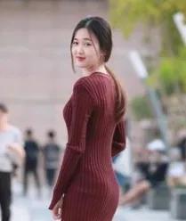 爱情诗一首
      
  期待成空

像花儿朝我开放
似清泉在我心田荡漾
像