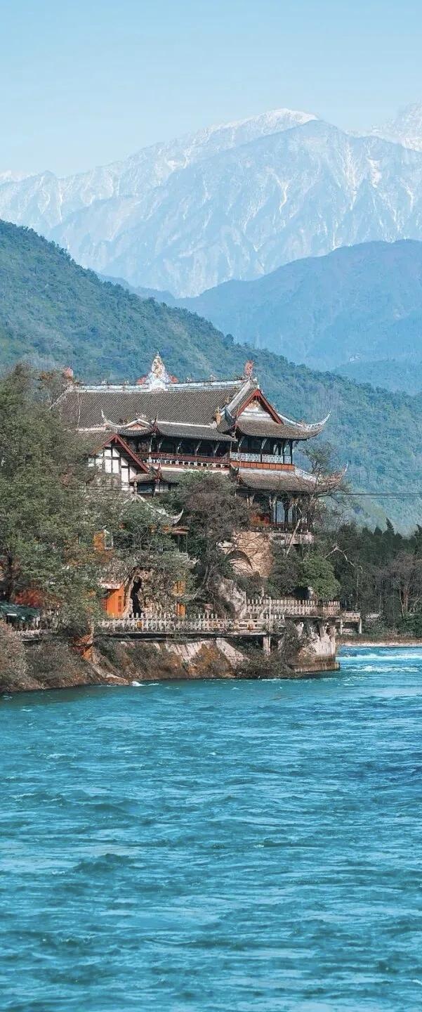 【人生难不难，心态决定；生活苦不苦，心胸决定；做人易不易，心情决定】
     