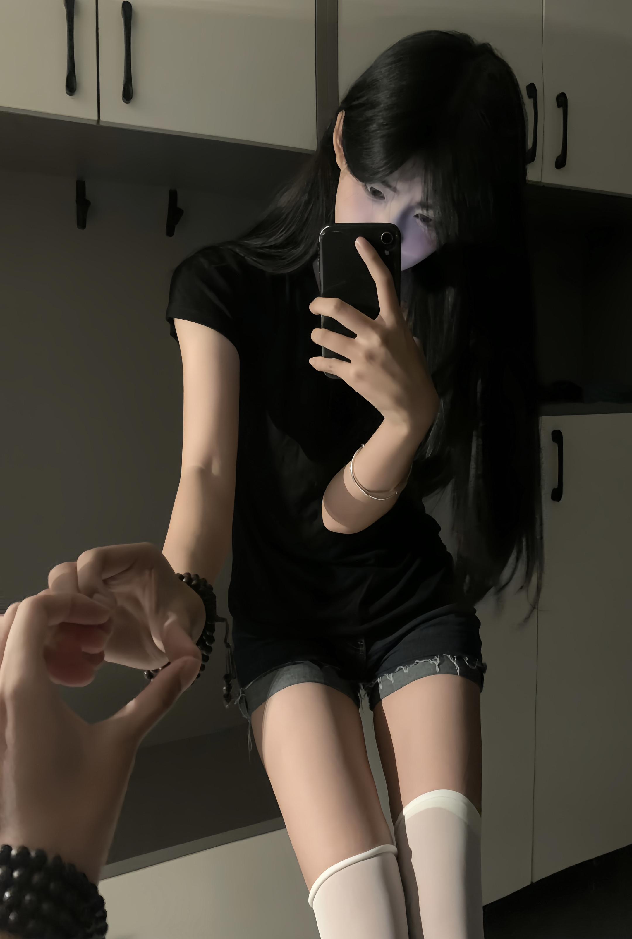 我还是会在凌晨三点醒来看你有没有回消息