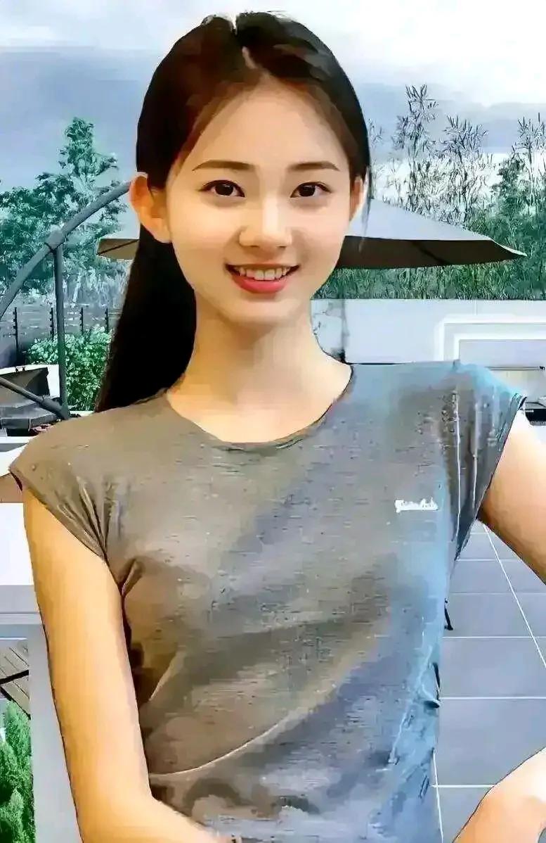 21岁的女大学生被包养了三年，男人慷慨的给了她高达2100万元的天价彩礼，然而他