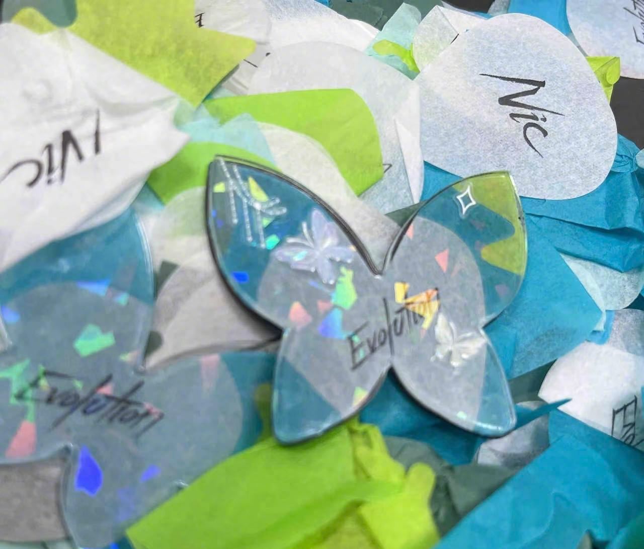 蝴蝶是谢霆锋的浪漫开关谢霆锋脱了1件还有3件 天呐！谢霆锋简直是造就了一个蝴蝶宇