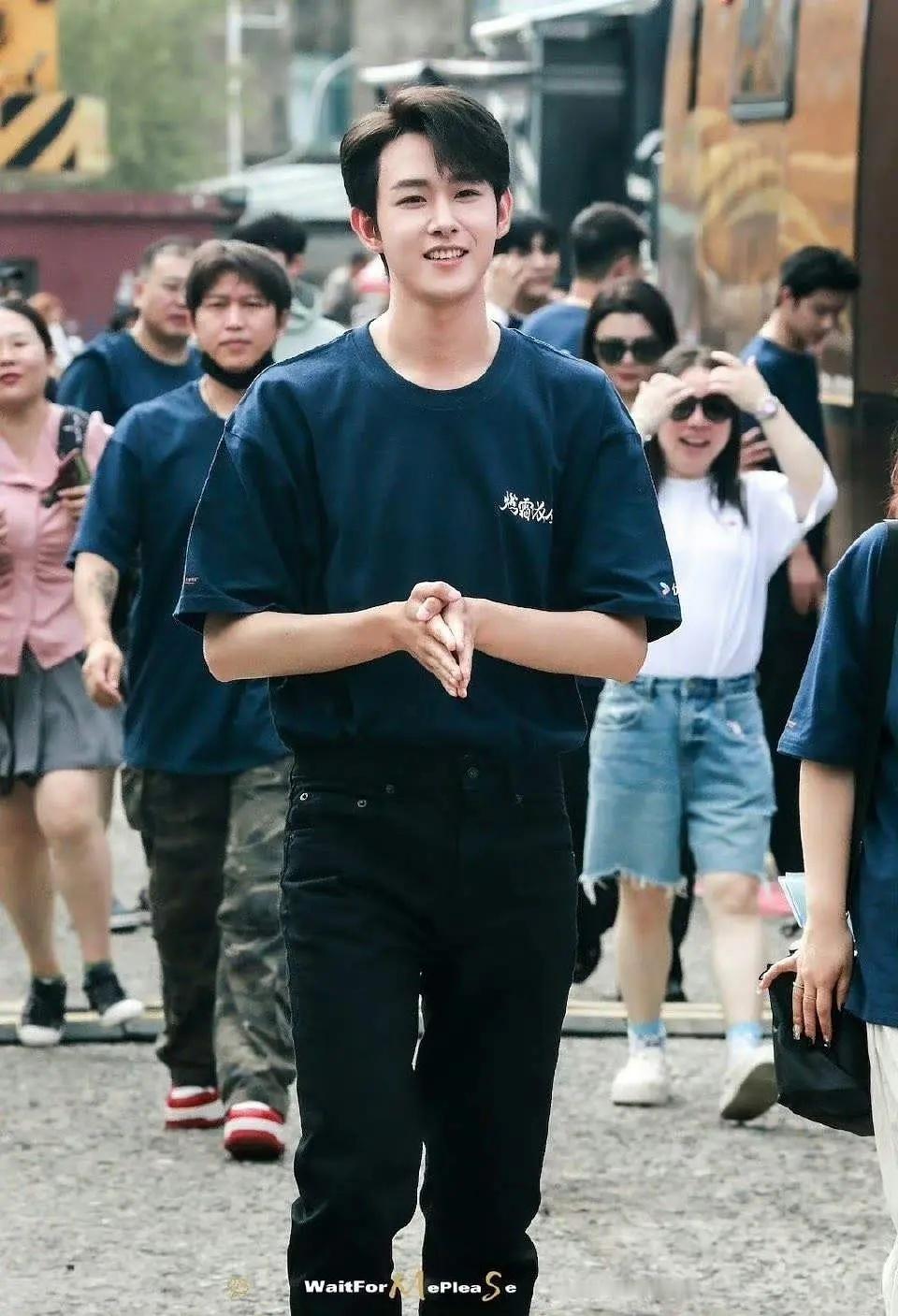 田嘉瑞脱离妆造完全就是普通人啊，现代剧不会很好看吧 ​​​