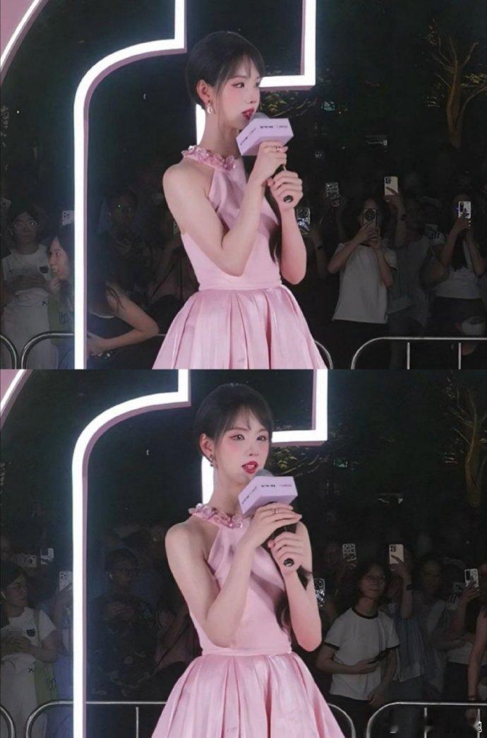 陈都灵粉色挂脖短裙 陈都灵这身造型太绝了，粉色挂脖短裙衬得她肌肤胜雪，挂脖设计巧