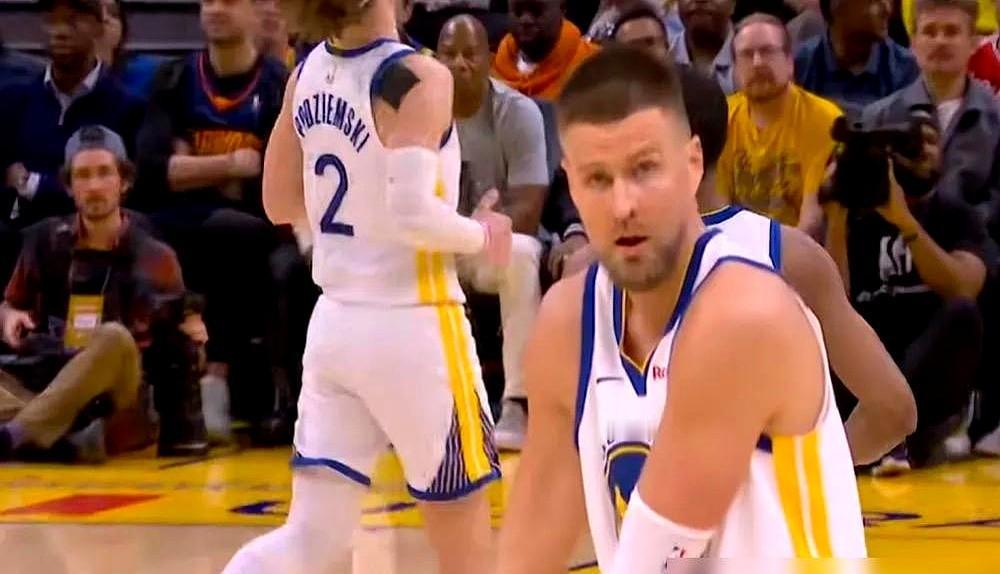 库里复出，绝杀球却弹框而出，勇士惜败火箭。

北京时间2026年4月6日，库里因