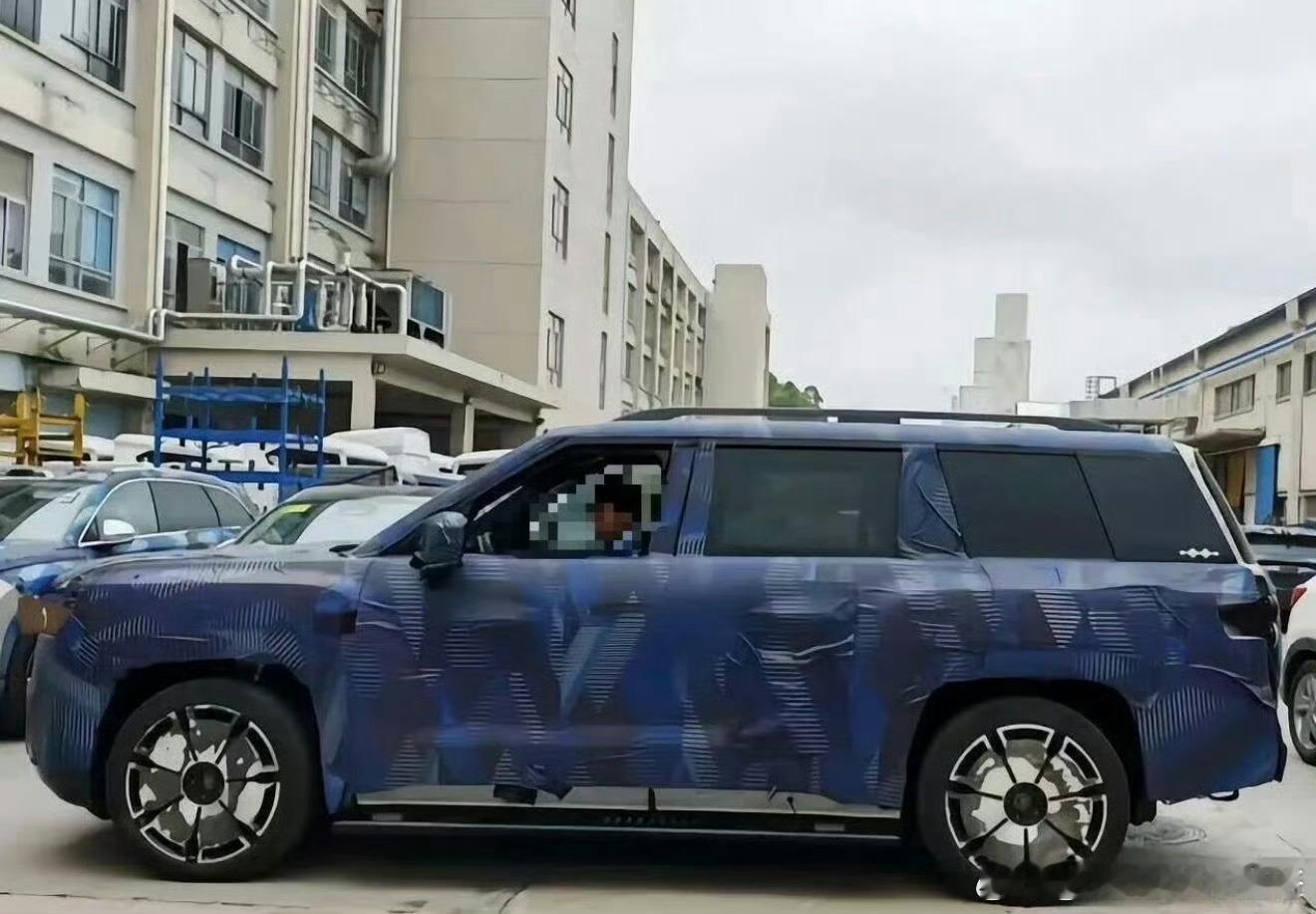 方程豹钛9，看样子可能超5米车长了，能否同钛7一样引爆市场呢？比亚迪汽车比亚迪