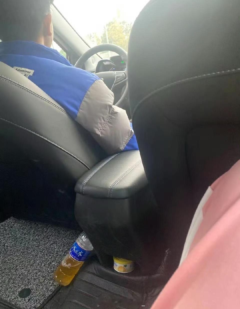 如何高情商的提醒师傅，尿壶落后面了 