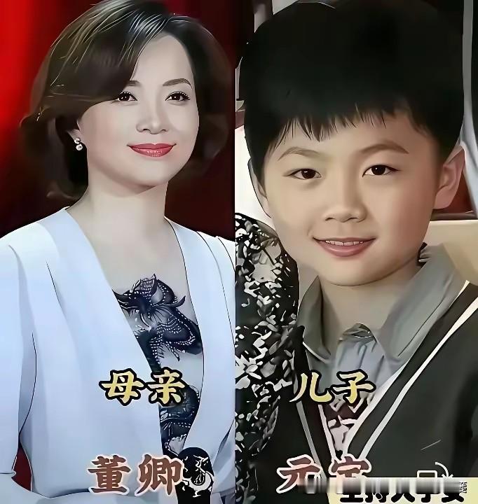 我们看着他们在屏幕上播报新闻、主持晚会，
冷静从容，掌控全场，是国民熟知的央视面
