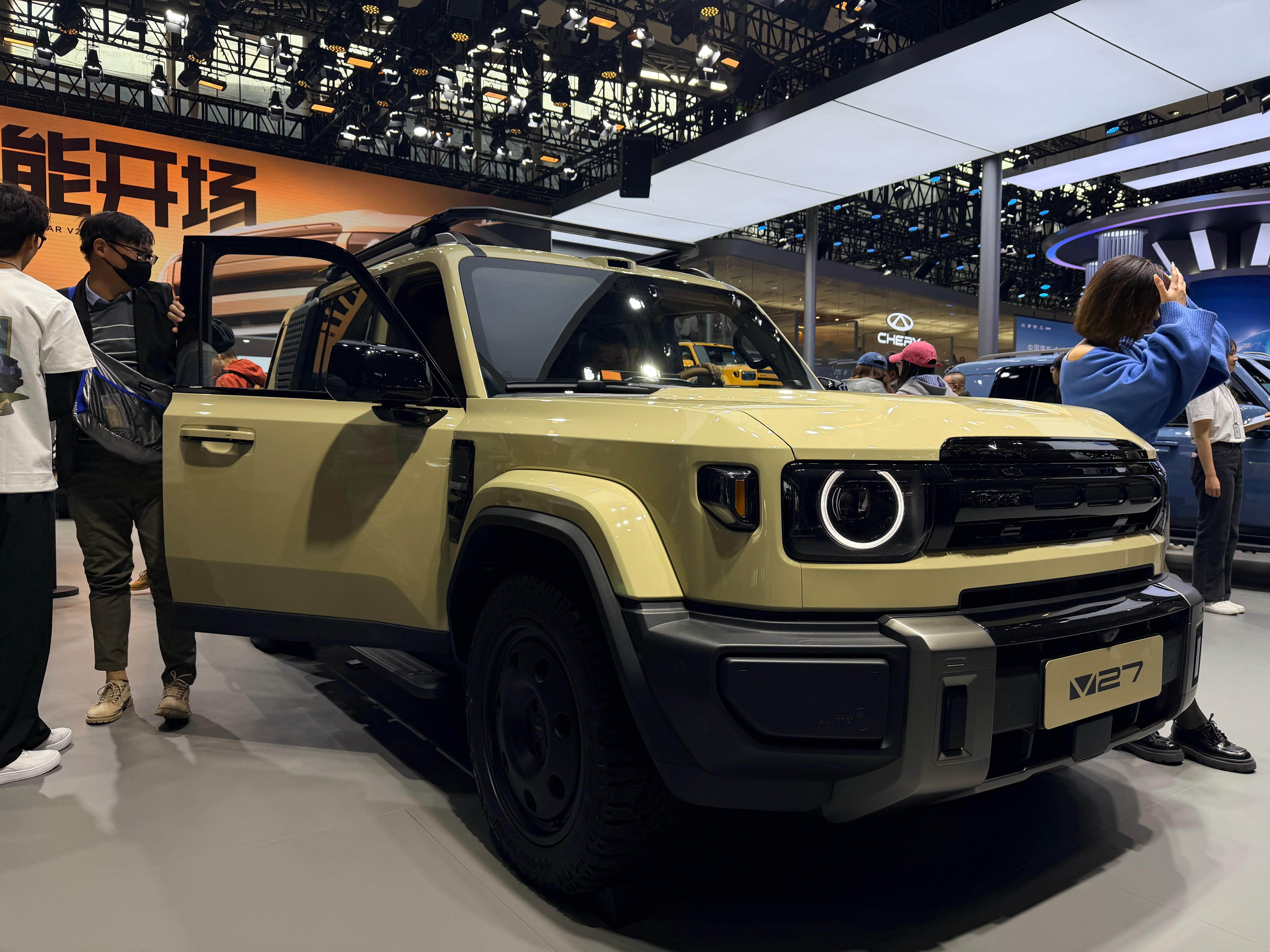 杰哥带你逛车展——iCAR展台，V27首次在中国亮相，真的是一眼就被它的硬派气质