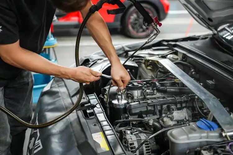 新车“发动机磨合保养”：纯属多余，浪费钱
我买新车的时候，4S店的销售推荐我做“