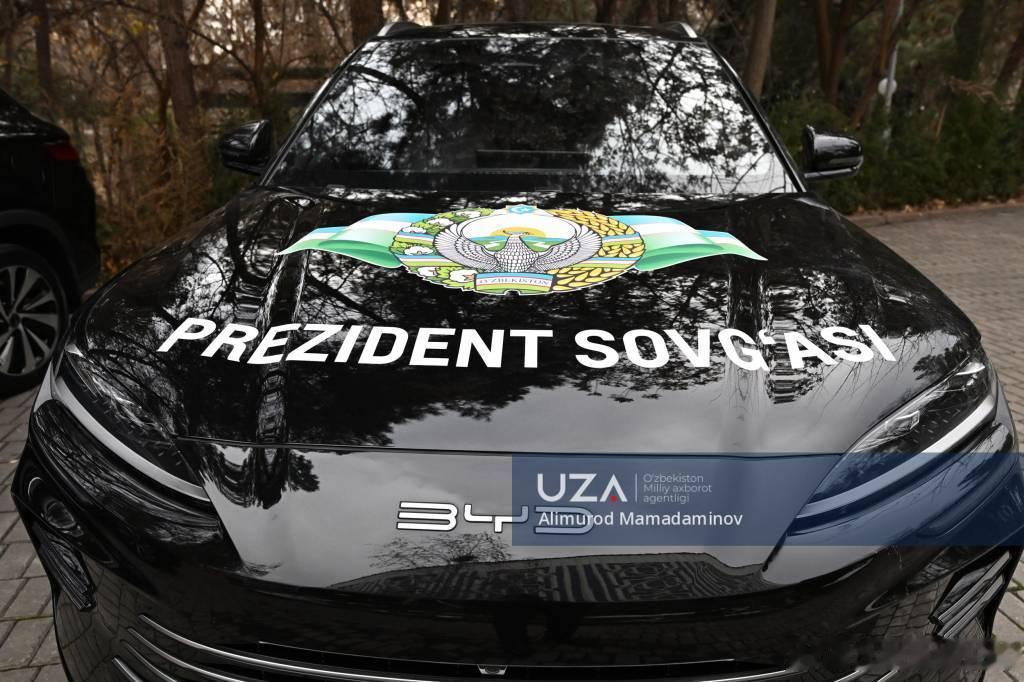 比亚迪宋Plus作为乌兹别克斯坦总统奖，被赠予该国空手道与跆拳道世界冠军。向每一