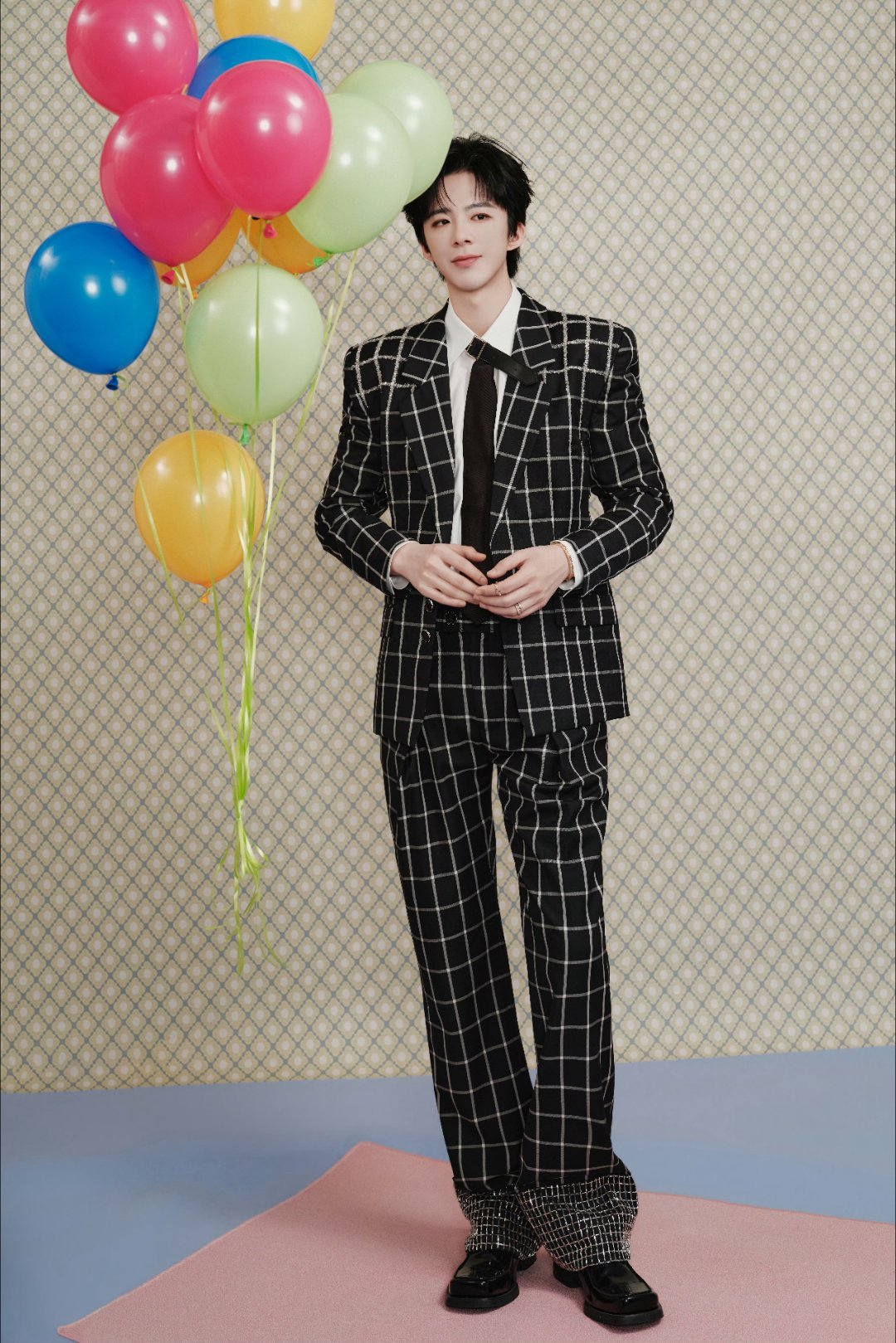 摩登兄弟190身形➕精致骨相，行走的衣架子，刘宇宁帅得自带氛围感。本周我完成了连