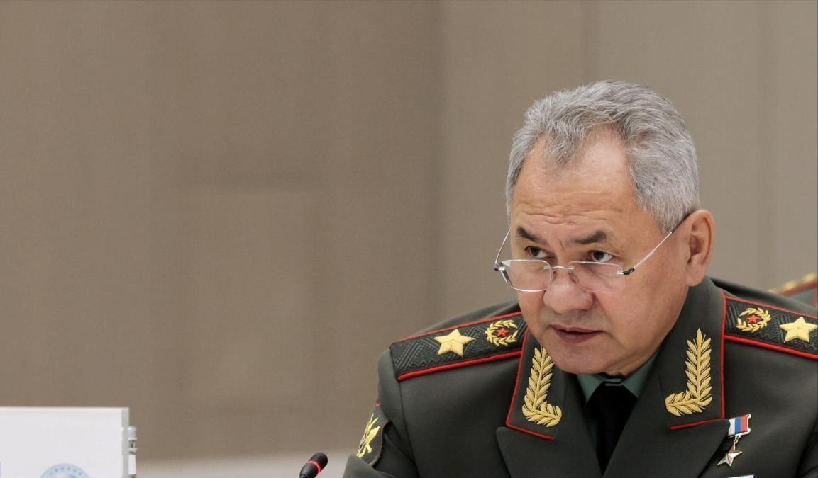 绍伊古遭花瓶炸弹暗杀！刚批完日首相就遇袭，俄乌冲突已无底线？

有人把炸弹藏进墓