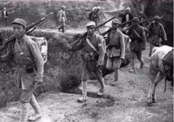 1939年，大地主宗子敬将多名八路军接到家中休养，谁料八路军还没待一会，日军就围