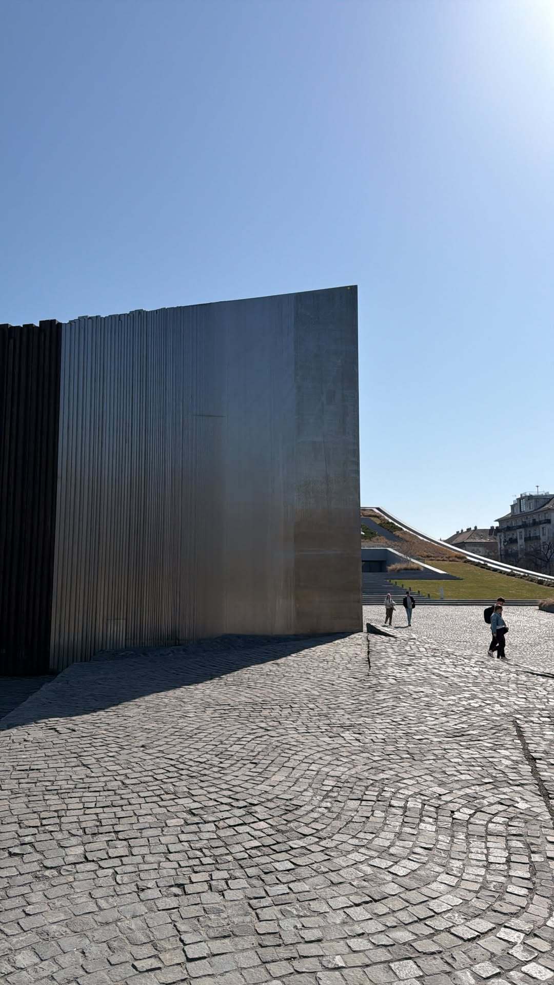 彭于晏 夜班经理上线👀赶紧看个Eddie快拍吧文旅博主今天分享的是匈牙利布达佩