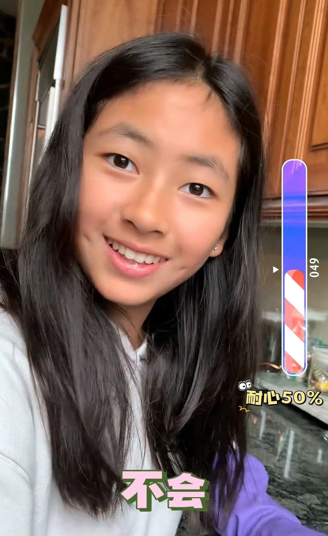 阿雅11岁女儿正面照阿雅晒出了11岁女儿的正面照，小姑娘笑起来是真的漂亮，两个小