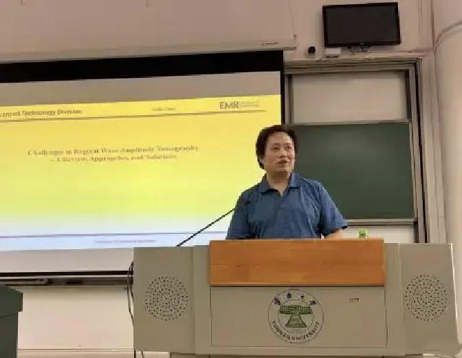 他是美籍华裔顶尖地震学家陈友麟，今年57岁，他本科、硕士均毕业于北大地球物理系，