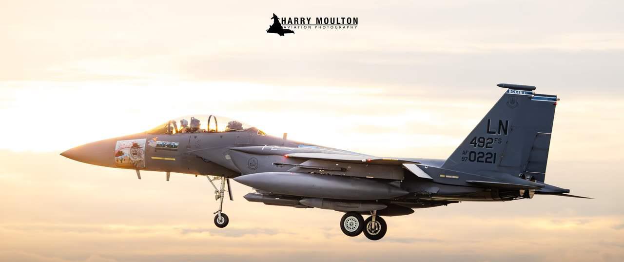 “美国空军F-15E战斗机跑了！”美国空军第492战斗中队的F-15E“打击鹰”