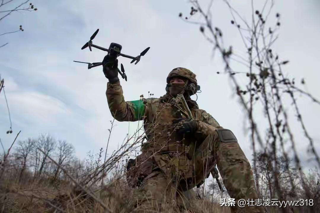 谁也没想到，北约战机竟实施拦截击落，击落了自家阵营的乌克兰无人机。
 
这起发生