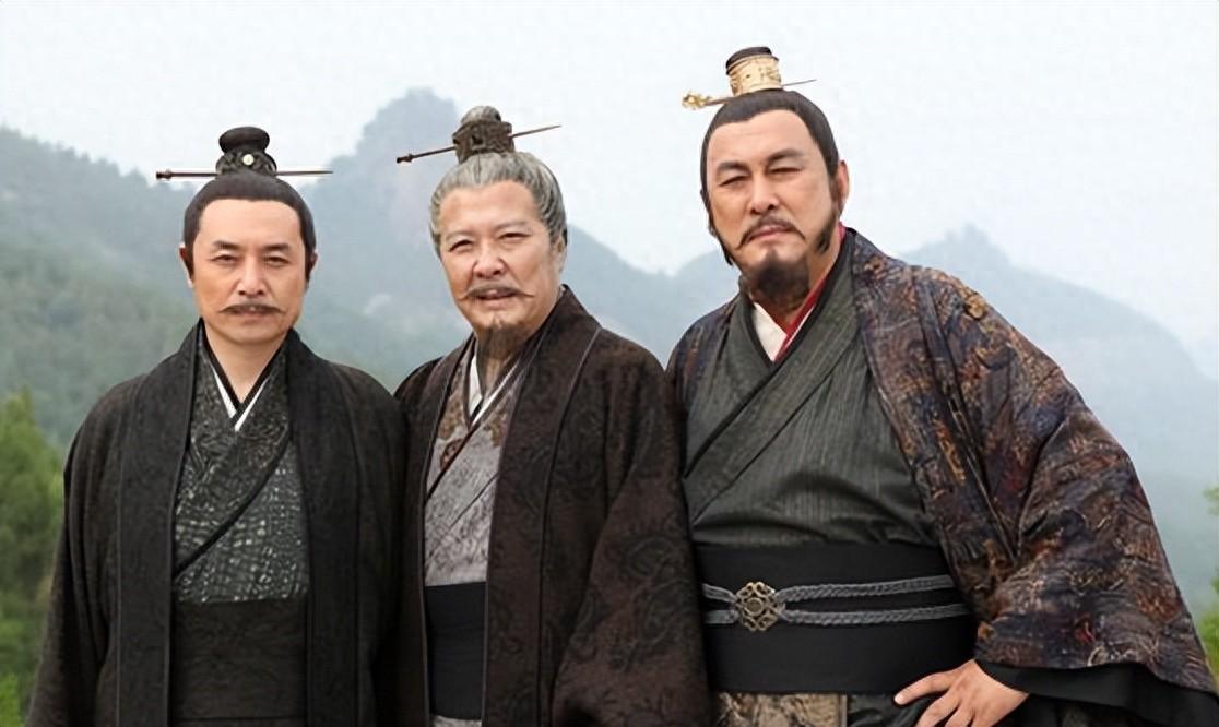 刘备一生招降纳叛，黄忠马超都收了，为何偏偏要斩寒门名将张任？

金雁桥边的水早就