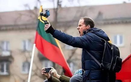 立陶宛就因在台湾设立代表处，被中国降为代办级，经济上遭中国严厉制裁，立陶宛原以为