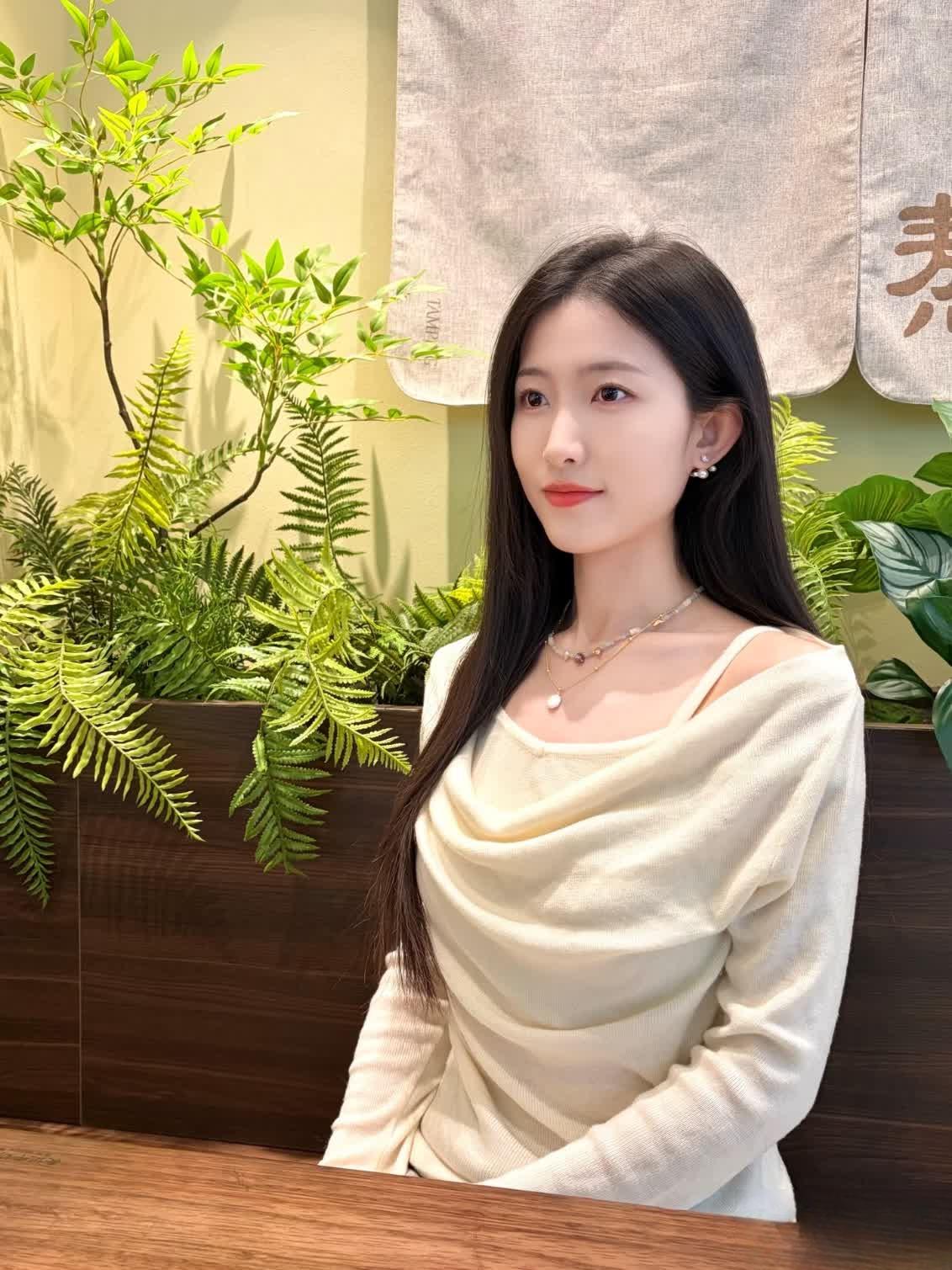 我们只是不联系了，不再分享日常，不再频繁聊天，但我们从来都不是仇人。就算以后路不