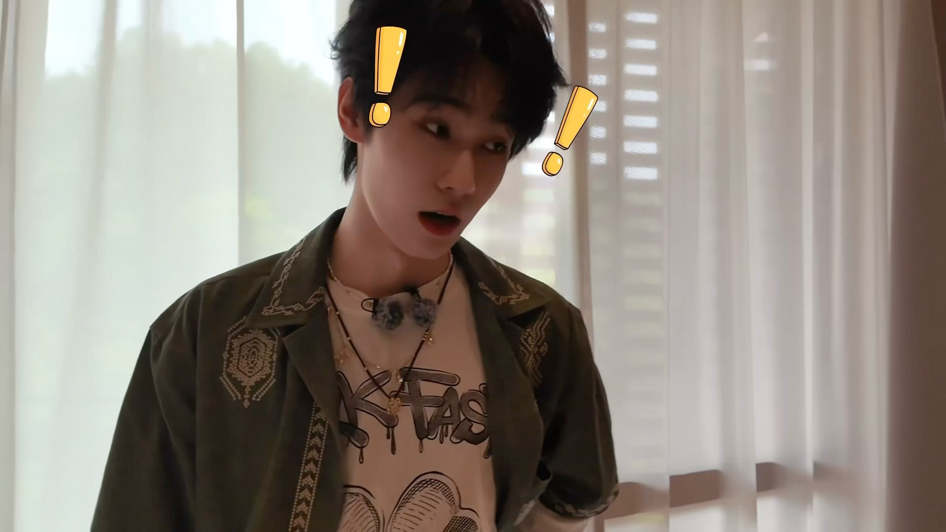 张真源的安全手势🍏张真源密逃vlog论张真源进入密室前的心理活动先来个可爱的卖