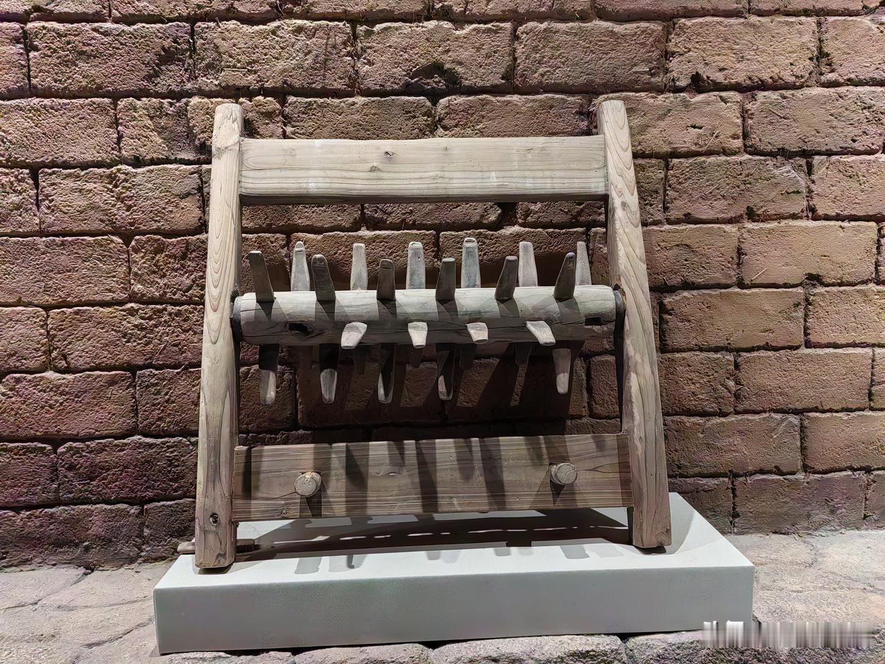 谁认识这个东西？
话说如果认识的，至少35以上了吧。如果用过的，那就更加不得了了