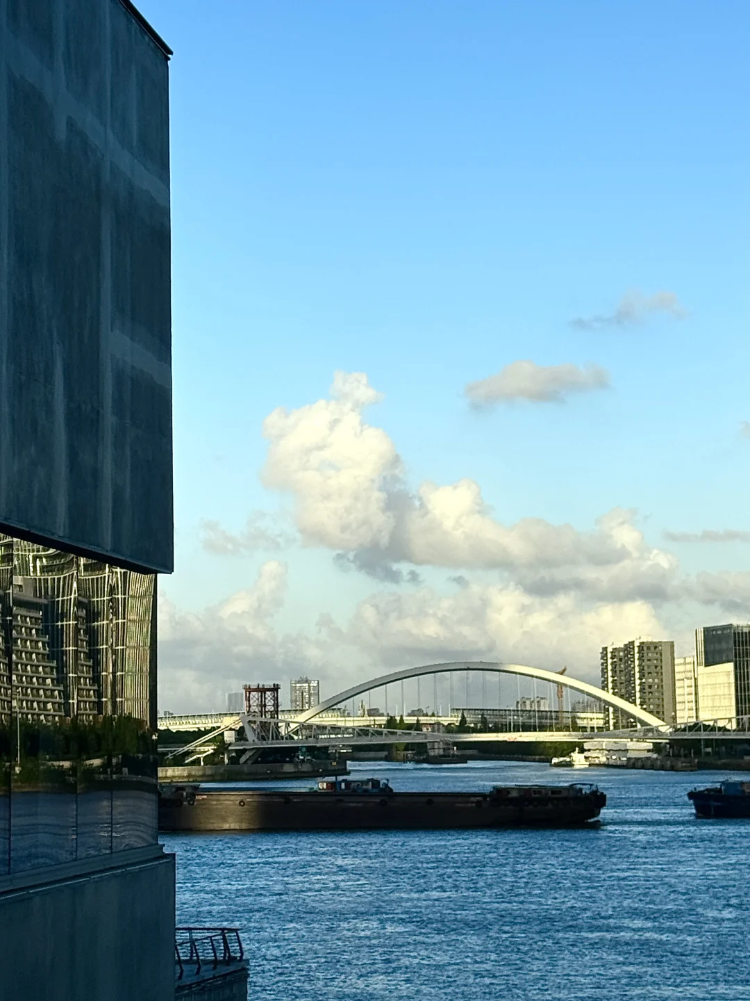 这就是台风离开后上海的绝美天空…好梦幻！