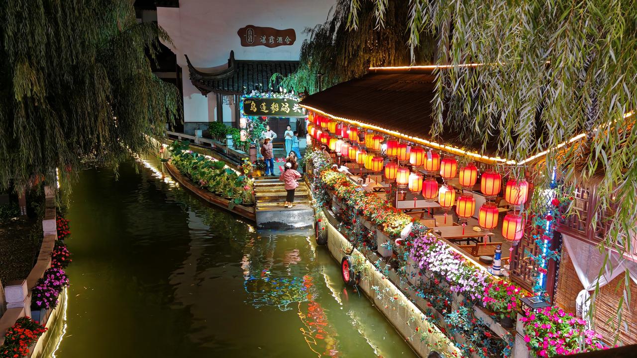 分享一张最美的夜景晚风佛过你的脸颊