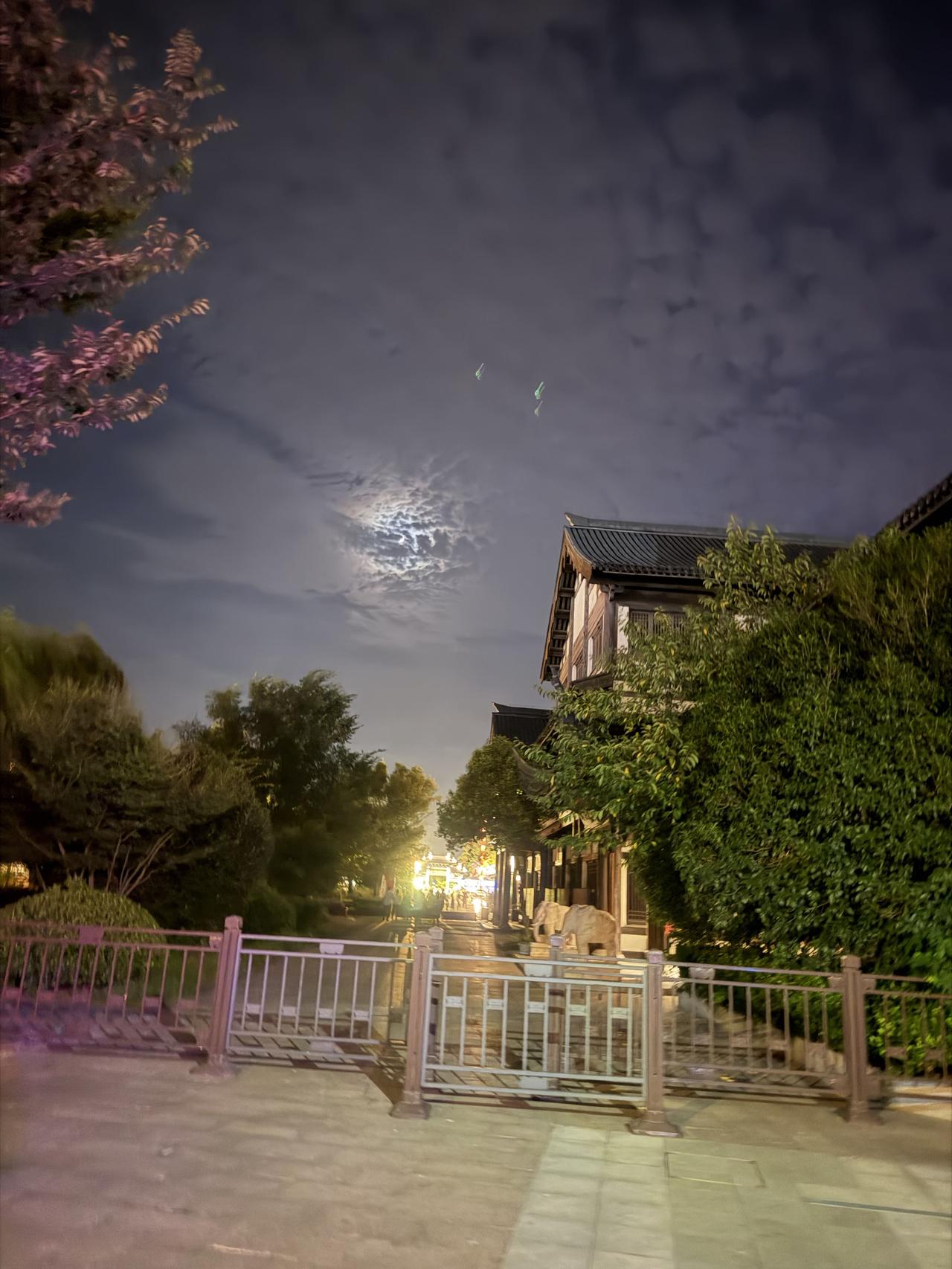 泰州市只有和东台市连接起来才能更好的发展，首先要建设姜堰站至东台站的普通铁路通道