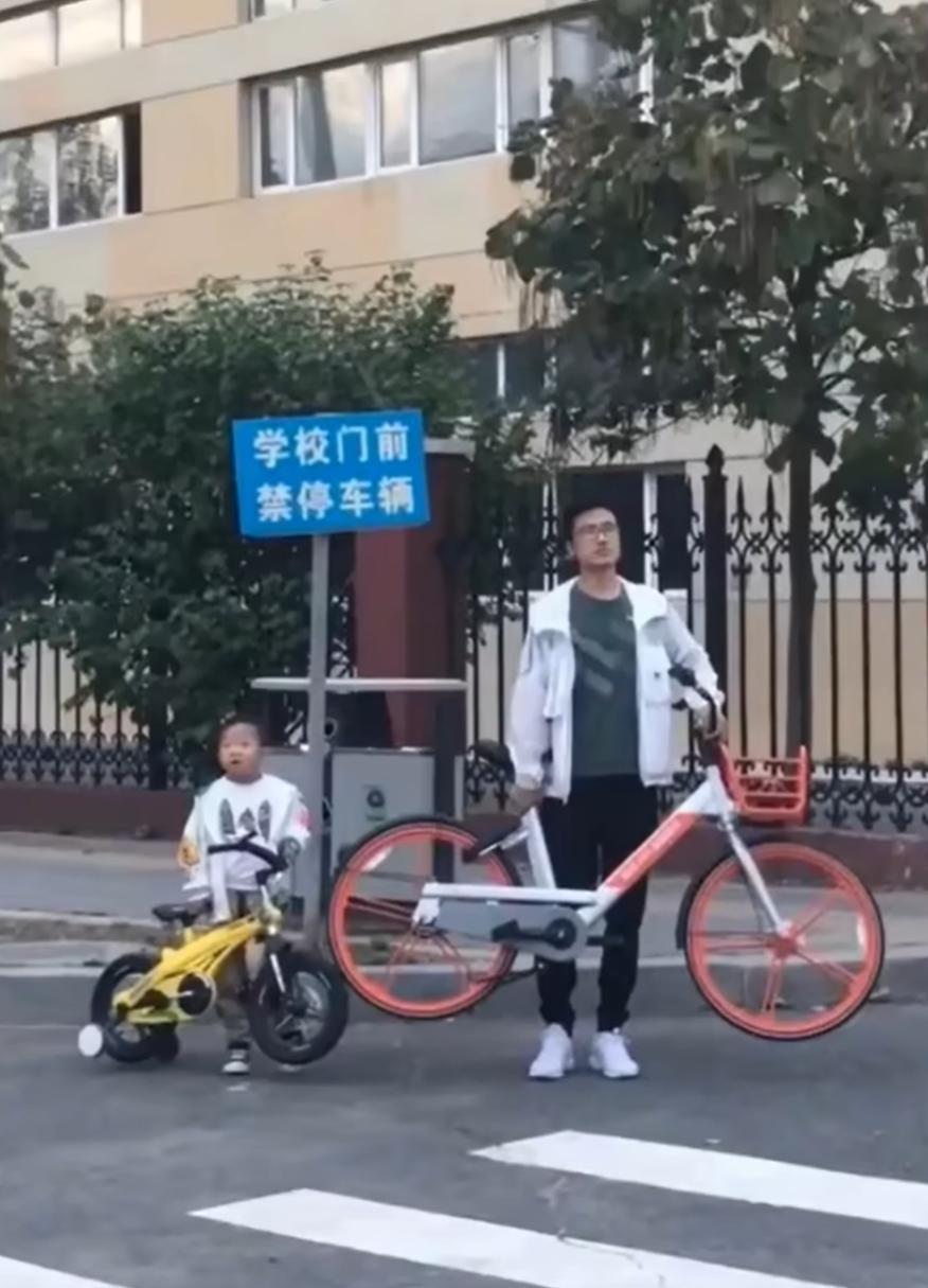 讲文明，守规矩，从娃娃抓起，没毛病[赞][赞]
