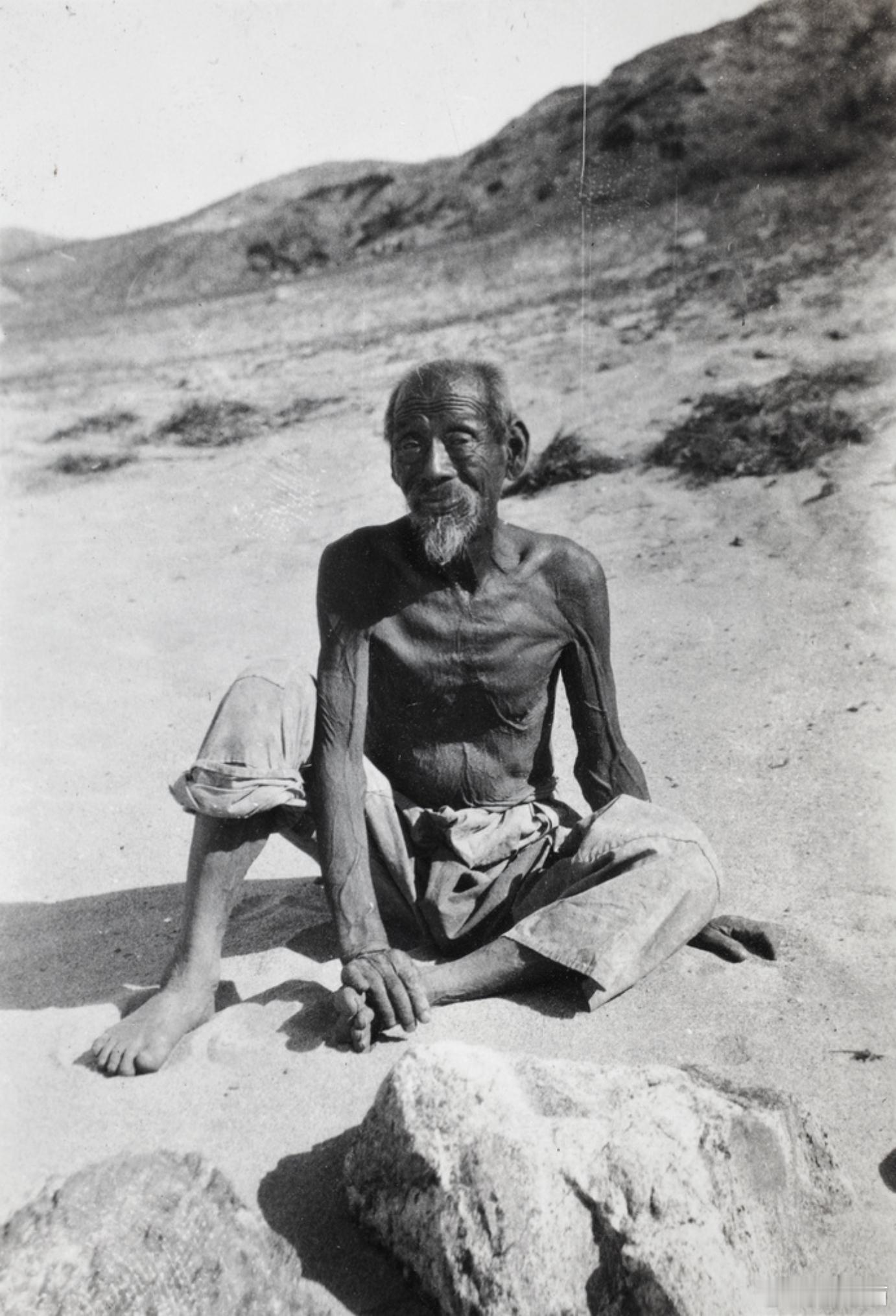 海滩上的老人，1930年 ​​​