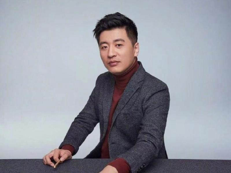 张雪峰公司发布讣告张雪峰公司发布官方讣告：张雪峰老师因心源性猝死，经全力抢救无效