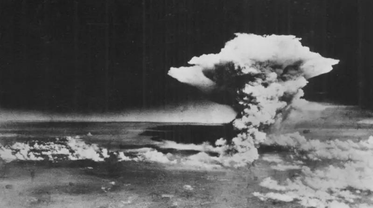 81年前的今天，一个“小男孩”从军国主义手中救了几乎所有日本人。热点观点