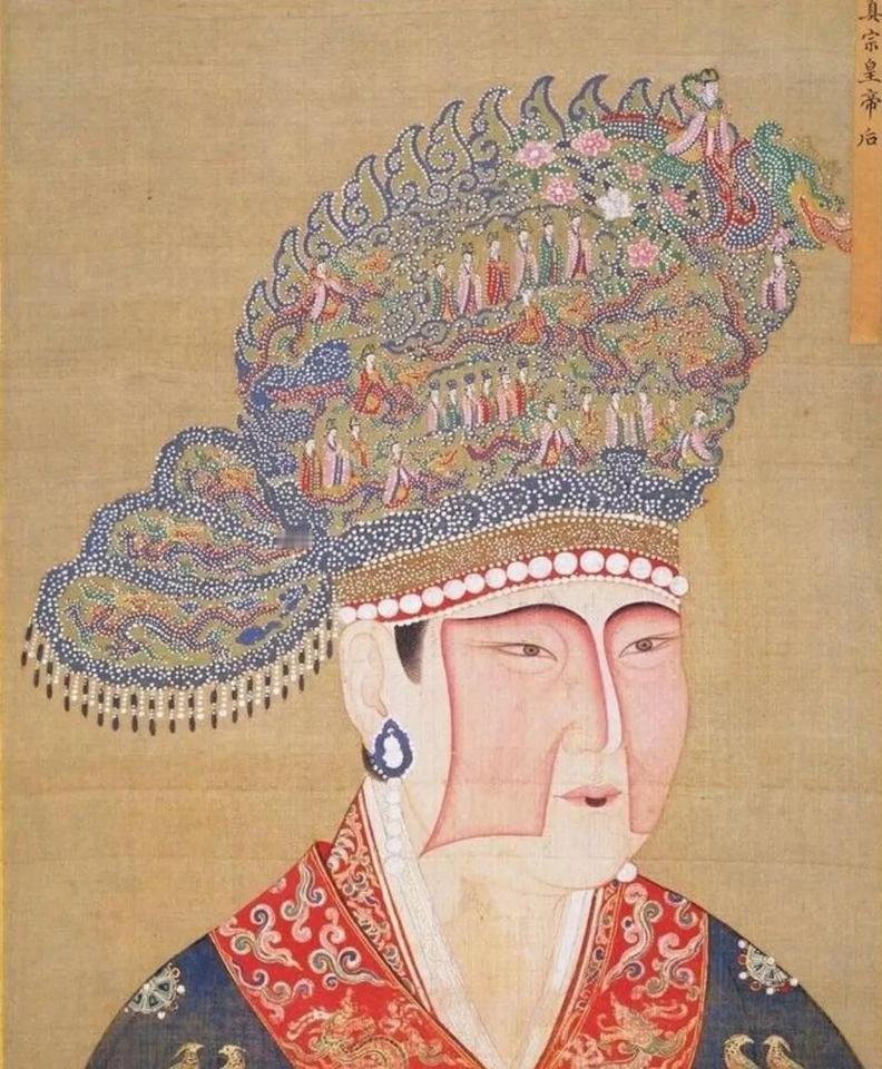 1033年，65岁刘娥病重。临终前，她好几次伸手拉扯身上衣服。身旁一众太监宫女竟