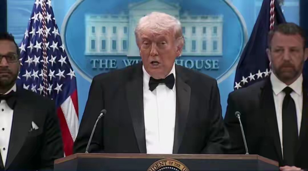 特朗普希望中国做得更多，主动帮美国一把，不要让他“过于失望”。 