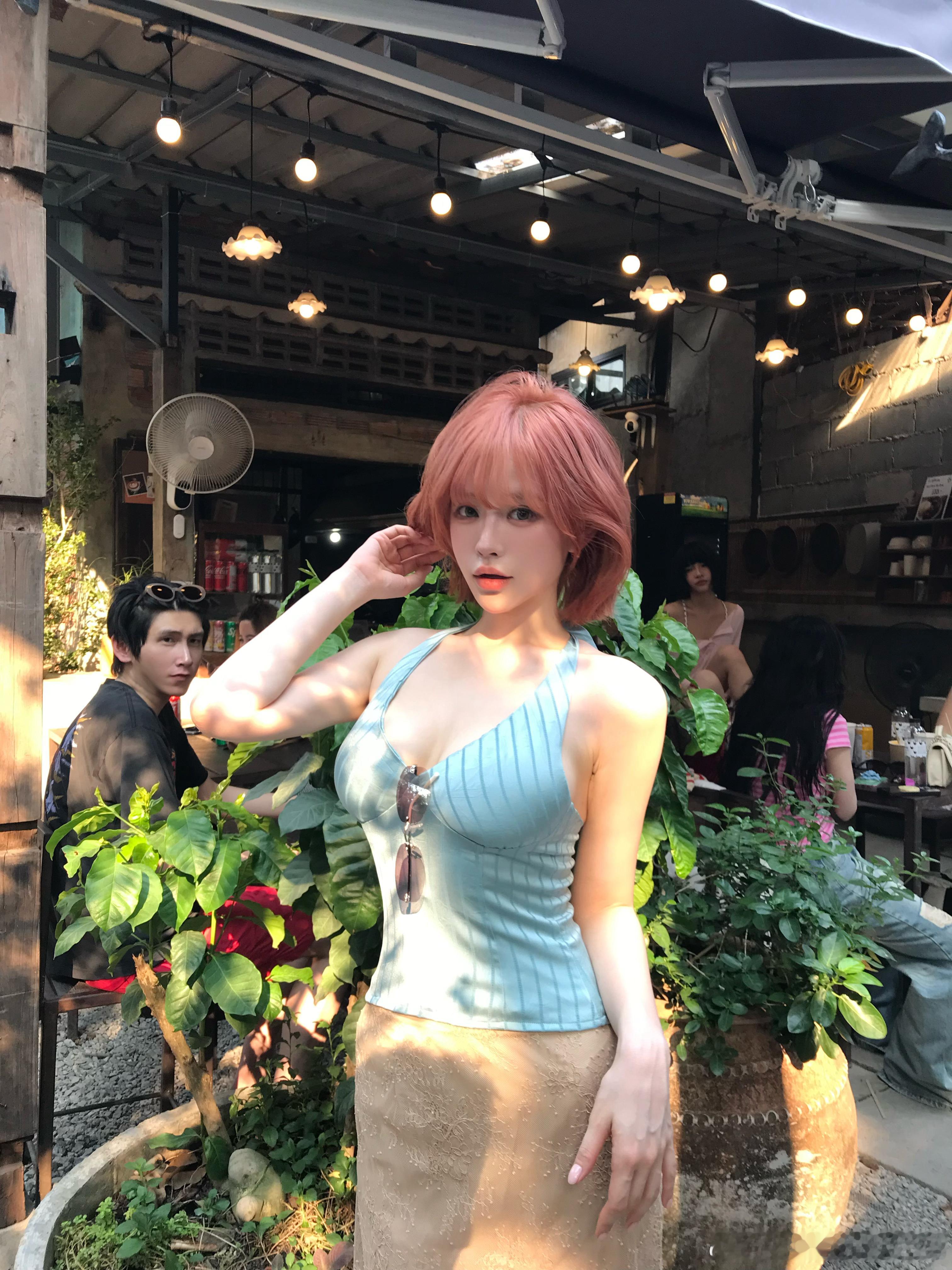 来清迈第二天宝仔饭食物中毒ueni和草莓被困南奔！！！只剩我和金猴两个人还可自由