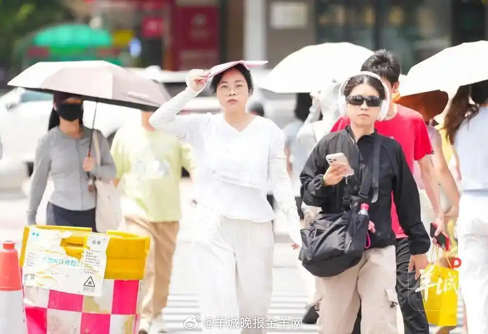 【雨水减弱炎热回归 #今起广东最高气温逐渐回升至33℃-36℃#】根据广东省气象