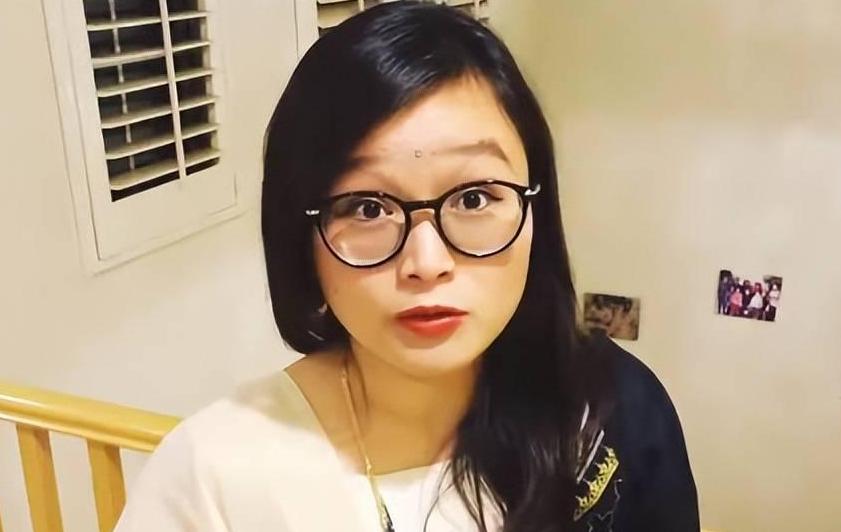 吹捧印度抹黑祖国的郑墨沫，申请回国遭拒，为自身言行付出代价

近些年我们总能看到