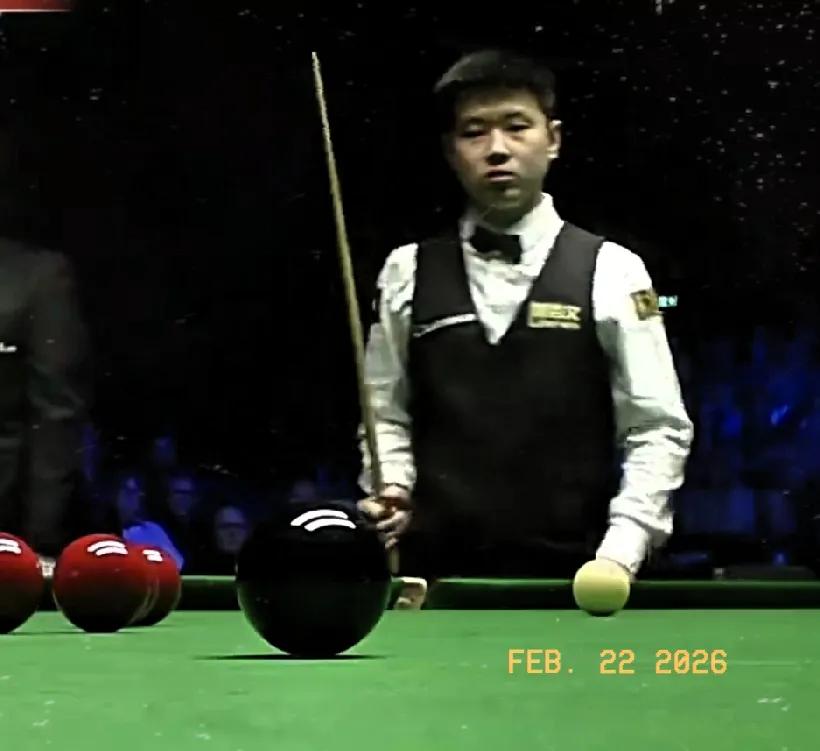 59-36，赵心童赢下第2局，将比分扳平1-1。
双方还是手紧，赵心童三次上手才