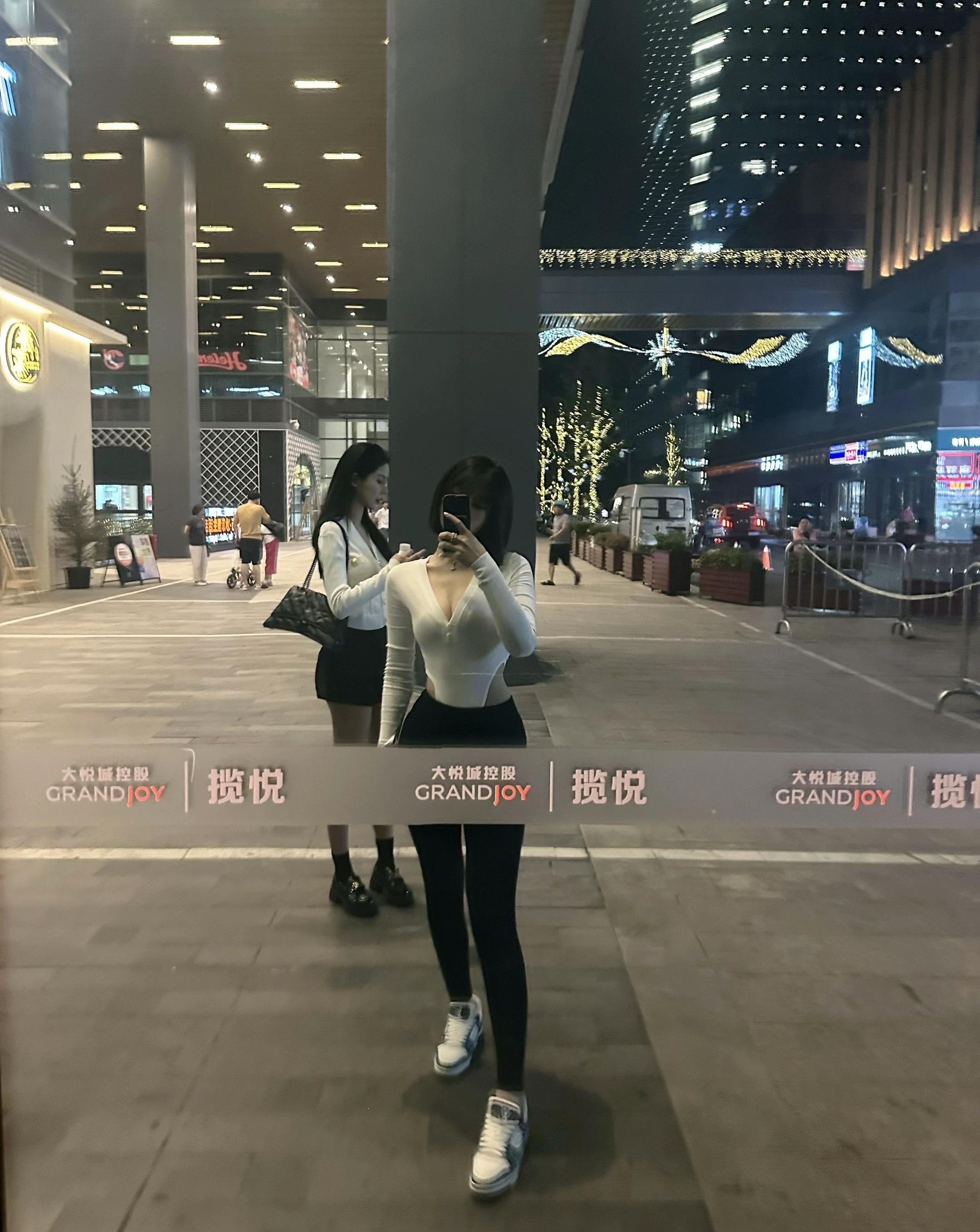 轻舟已过万重山