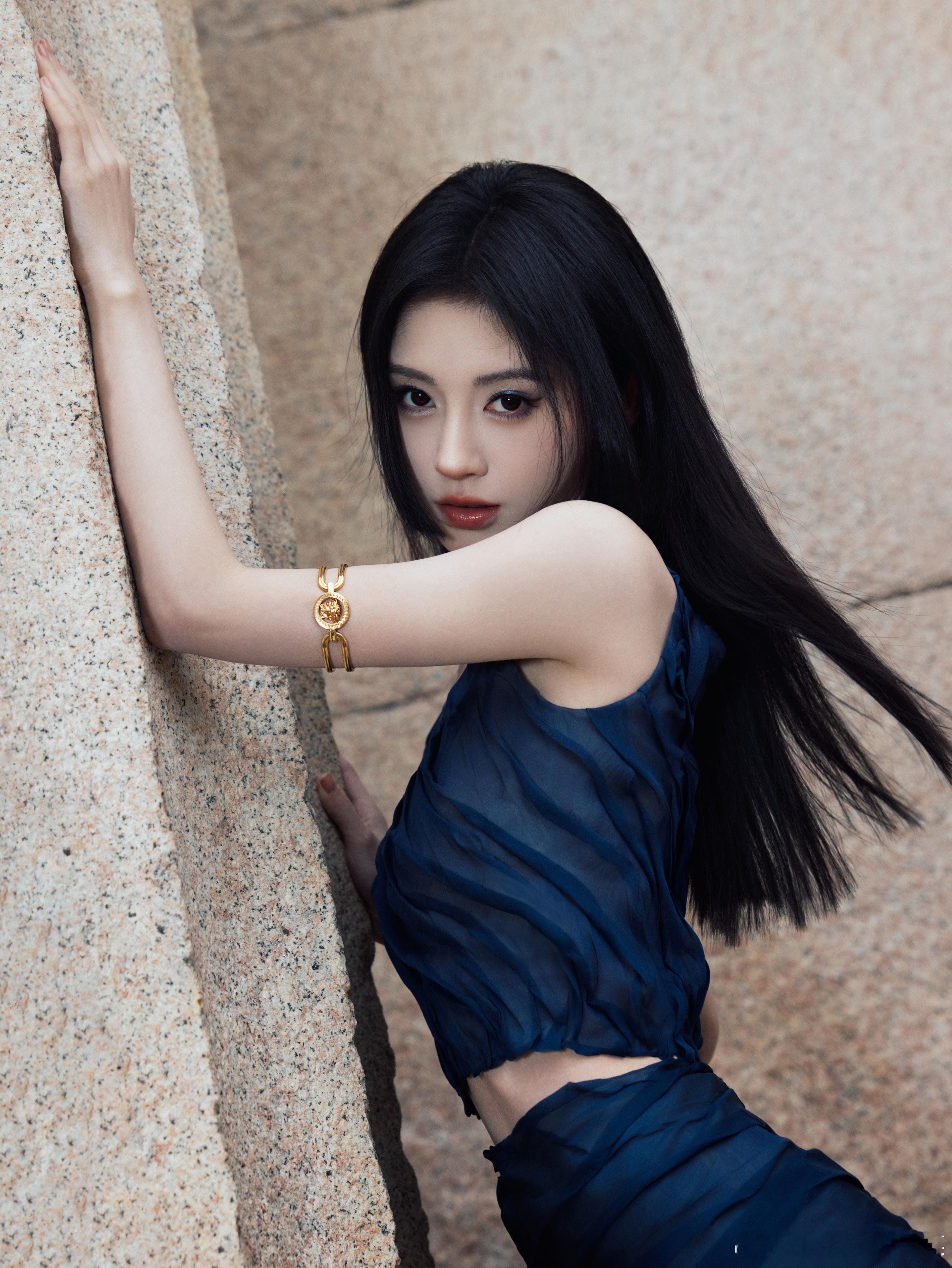 鞠婧祎出道十二周年特别应援企划 十二年的岁月，见证了你从一个新人到如今的璀璨明星