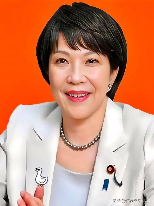中日关系现在这出戏，演得确实够荒诞的。
 
一边是日本政客在台海问题上上蹿下跳，