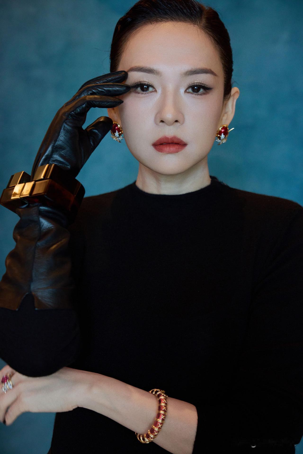 章子怡，撒贝宁，汪峰
你们是公众人物，是演员，主持人，歌手
问世间情为何物，直教