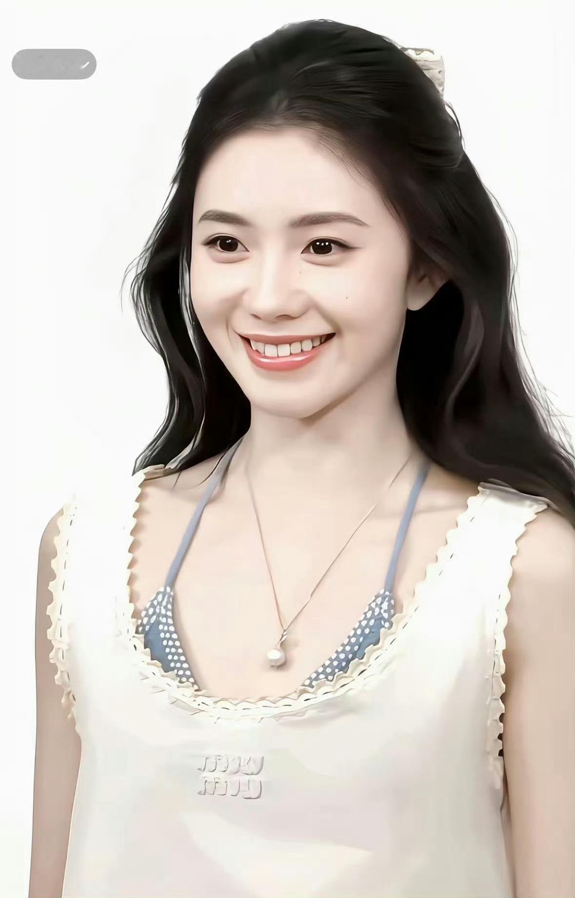 刘浩存 大码女装新生代演员勇于突破自我，时尚与演技双向探索，愿刘浩存沉淀实力，带